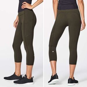 Lululemon Speed Up Crop 21" in Dark Olive Size 6